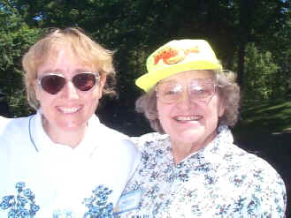 Dickinson Day 2000 June & Maureen.jpg (34766 bytes)