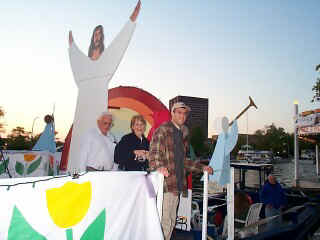 Jubilee Flotilla 2000 Jesus &Jarrett-Jarretts Mom.jpg (27335 bytes)