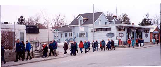 cross procession6.jpg (20146 bytes)